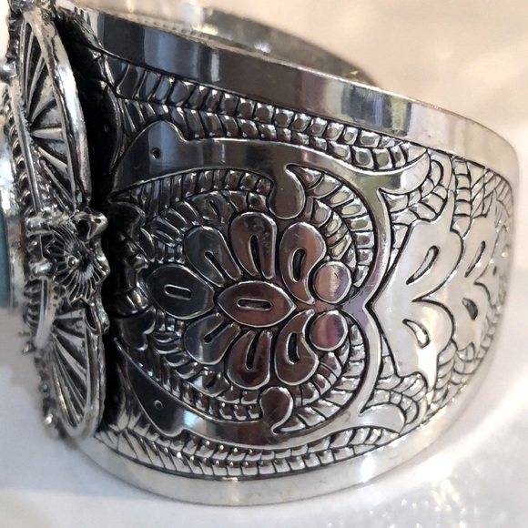 Blue Howlite BOHO Silvertone Cuff - Picture 10 of 12